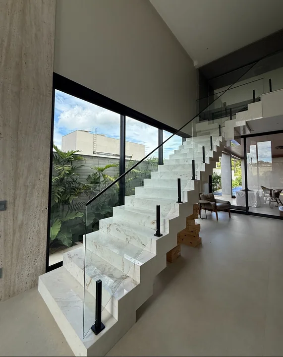 Projeto Elux: Escada Escultural